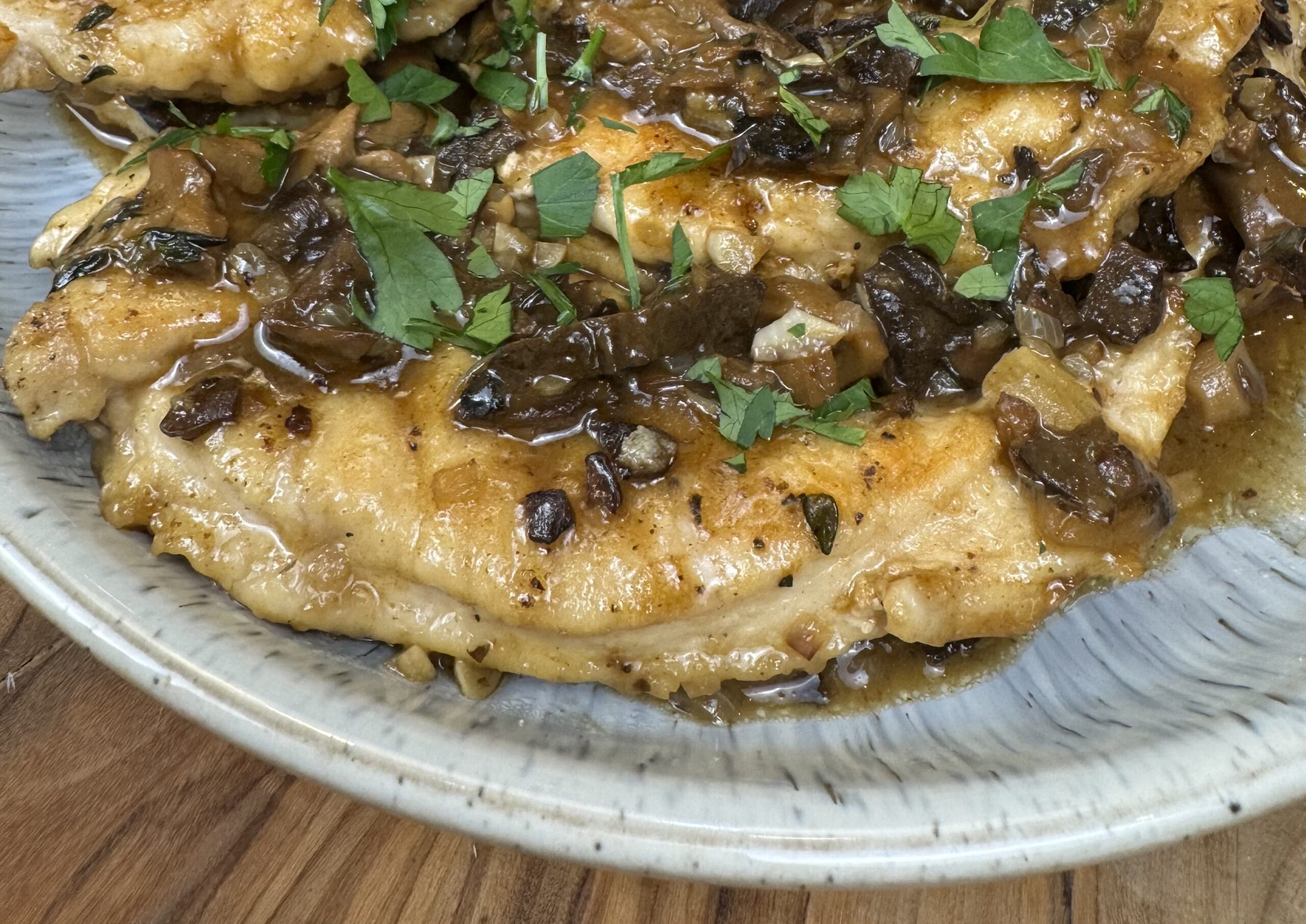 Chicken marsala close up