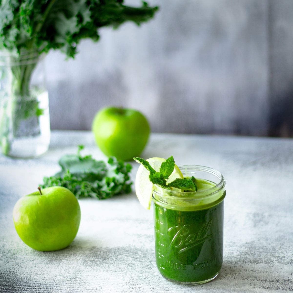 Green smoothie photo by Christina Rumpf